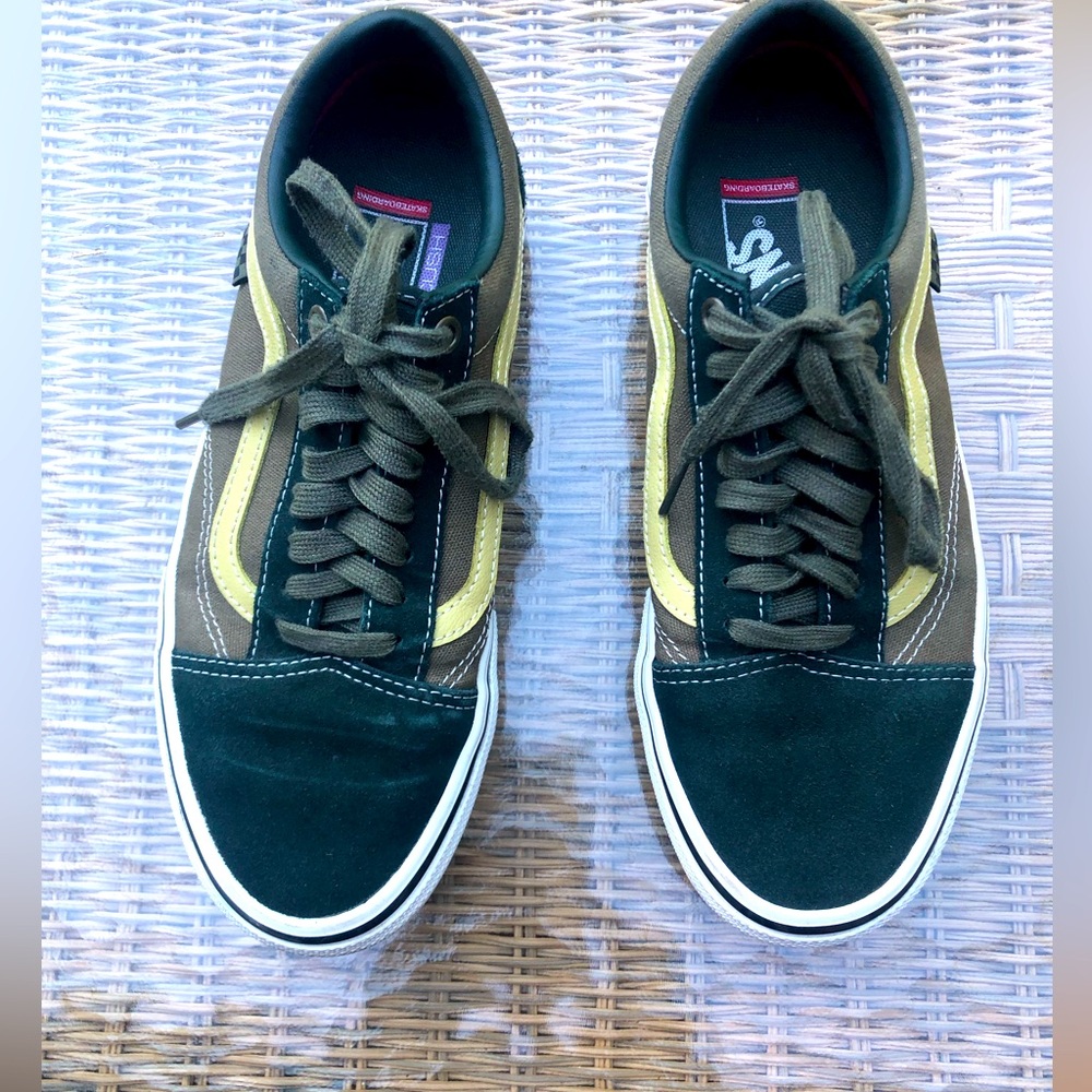 Men’s Green Two Tone Vans size 7.5